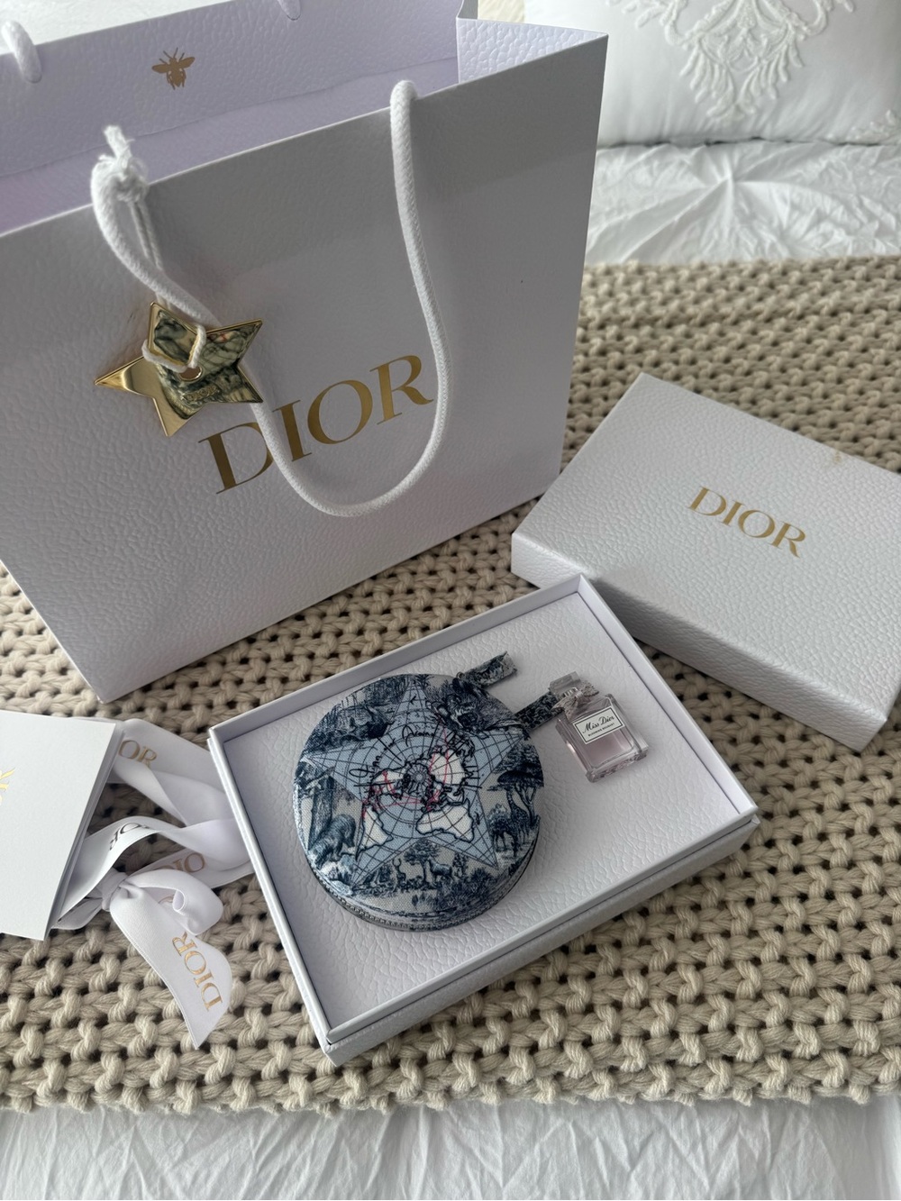 NEW Dior DIOR AROUND THE WORLD GIFT SET JEWELRY BOX + mini dabber Authentic